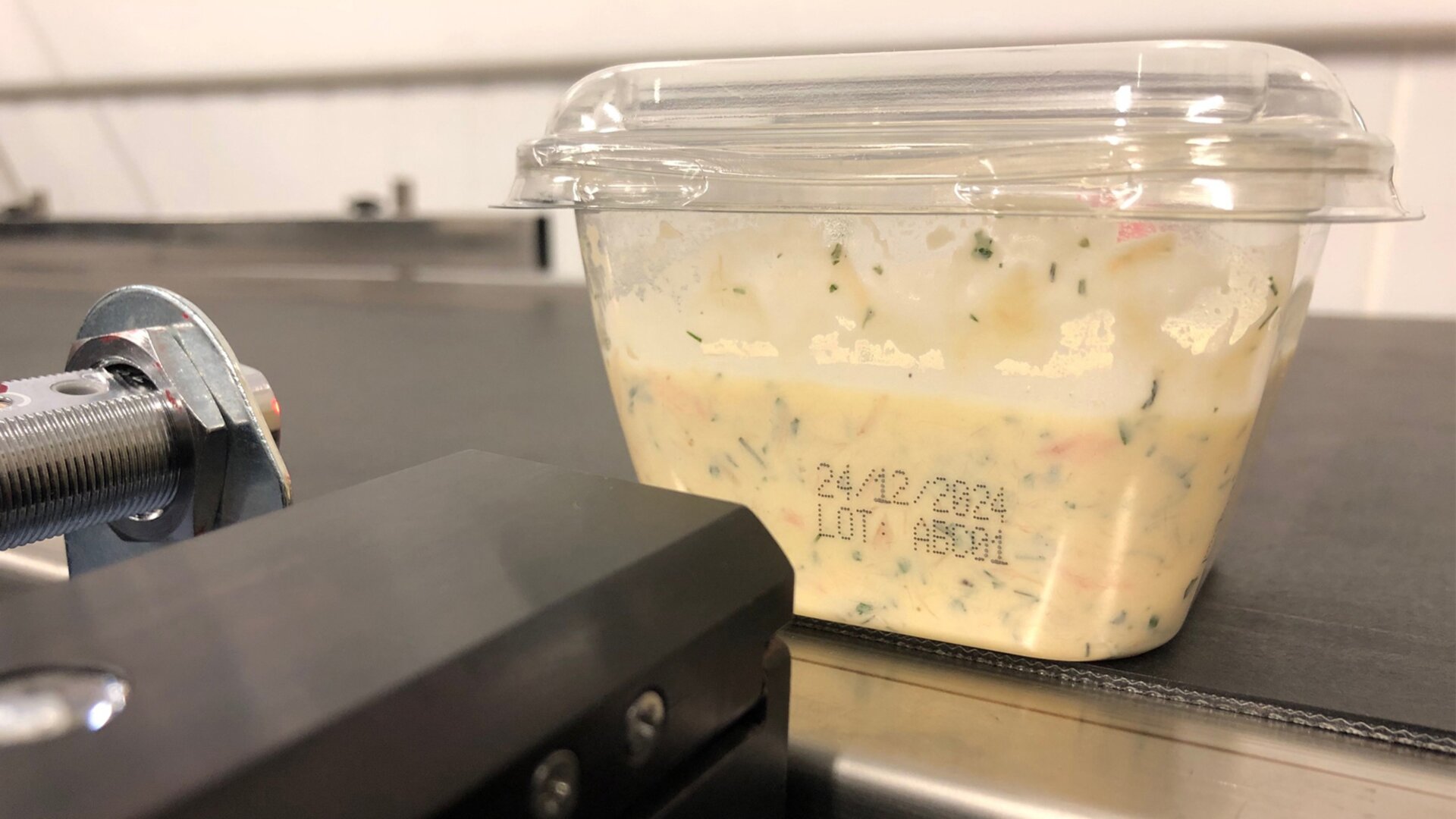 Marcación en potes de alimentos